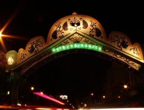 Gapura Selamat Datang Kota Yogyakarta (Sumber: kfk.kompas.com)