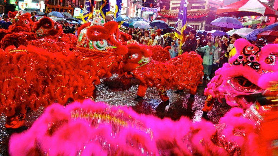 massive lion dance photo 385916_10151630123486202_1659432428_n.jpg