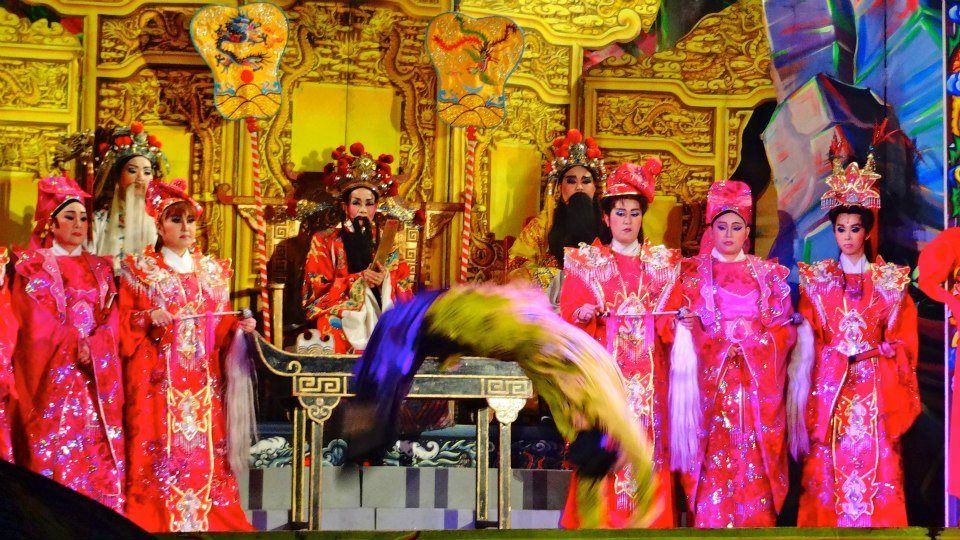 These guys are inserted into the plot to basically jump around and amuse the audience. photo 922949_10151630119351202_1545751241_n.jpg
