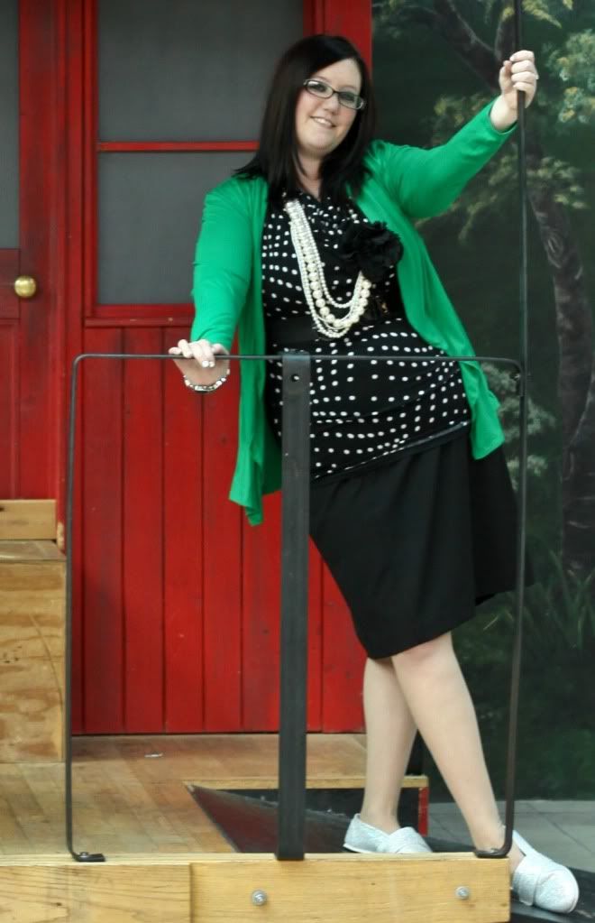 http://i1275.photobucket.com/albums/y453/michellespixiedust/MichelleNathanE-Session2120_zpse4f1a7f2.jpg