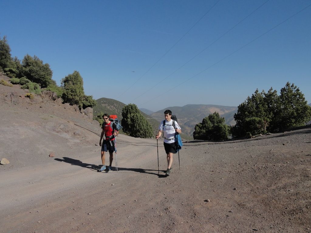 Grand Tour du Toubkal - Blogs de Marruecos - Dia 1: Imi Oughlad – Tizgui. (7)