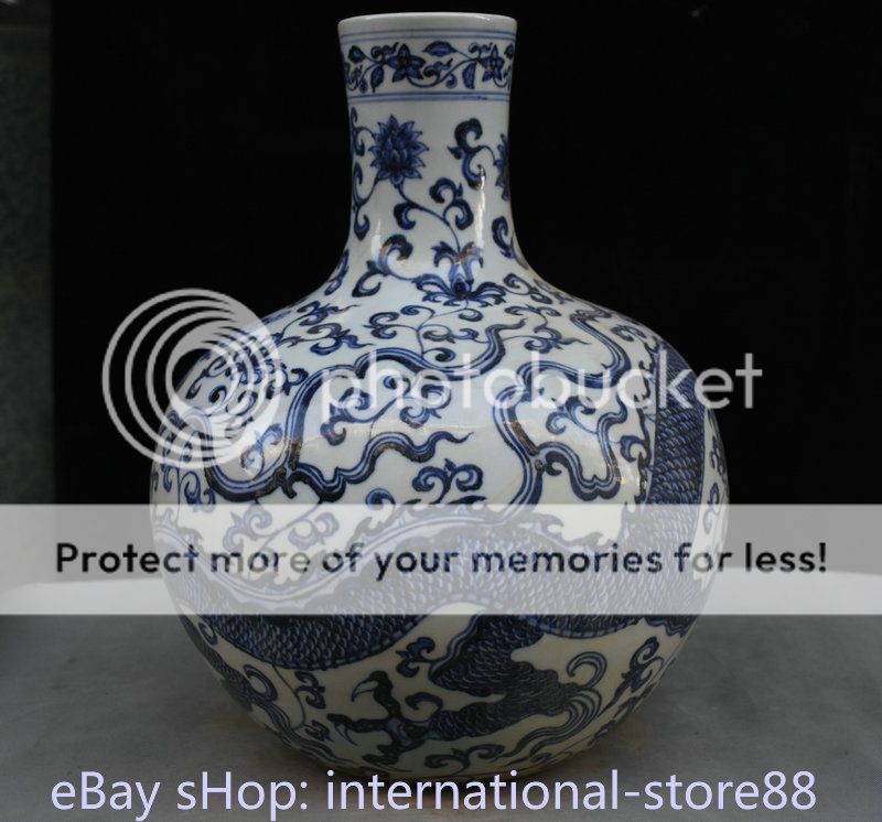 RARE BLUE AND WHITE PORCELAIN FLOWER VASE OF CHINESE ANTIQUE
